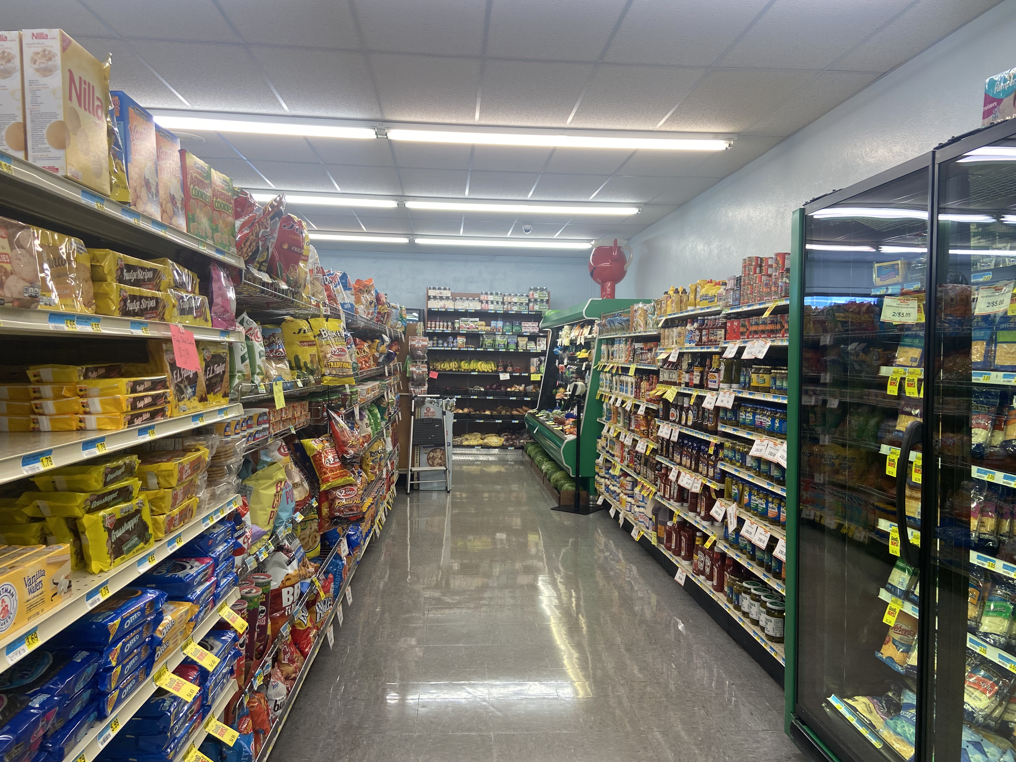 Thriftway Market Aisle with Produce Section