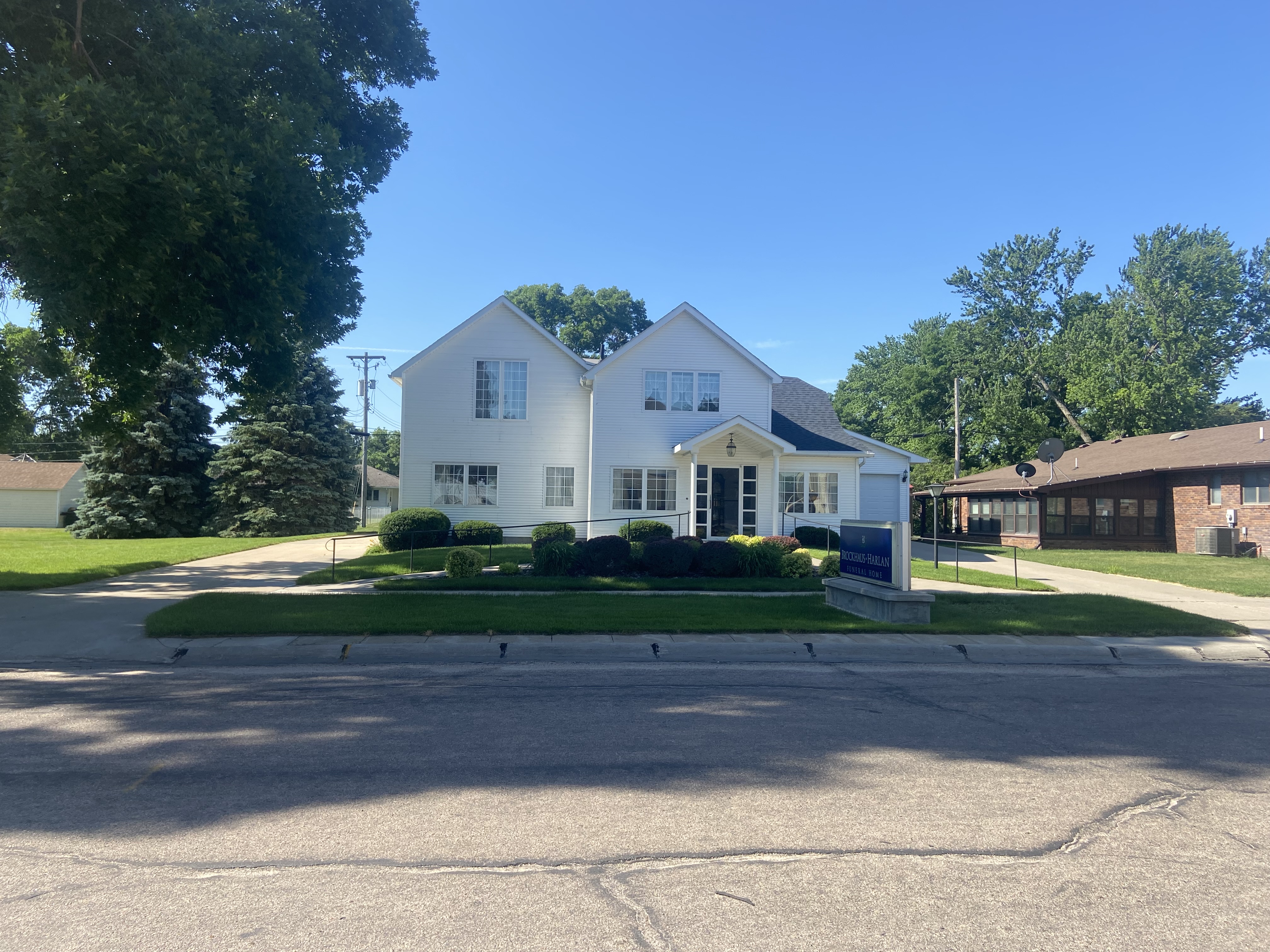 Brockhaus-Harlan Funeral Home Front View